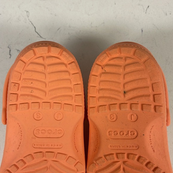 Crocs Classic Clog Size Junior 3, Peach - Orange - Coral - Picture 12 of 16